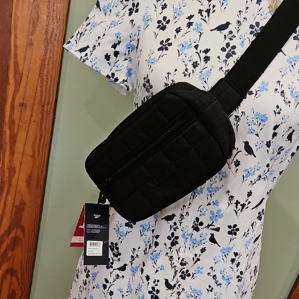 Woman Reebok Black Quilted Fanny Pack